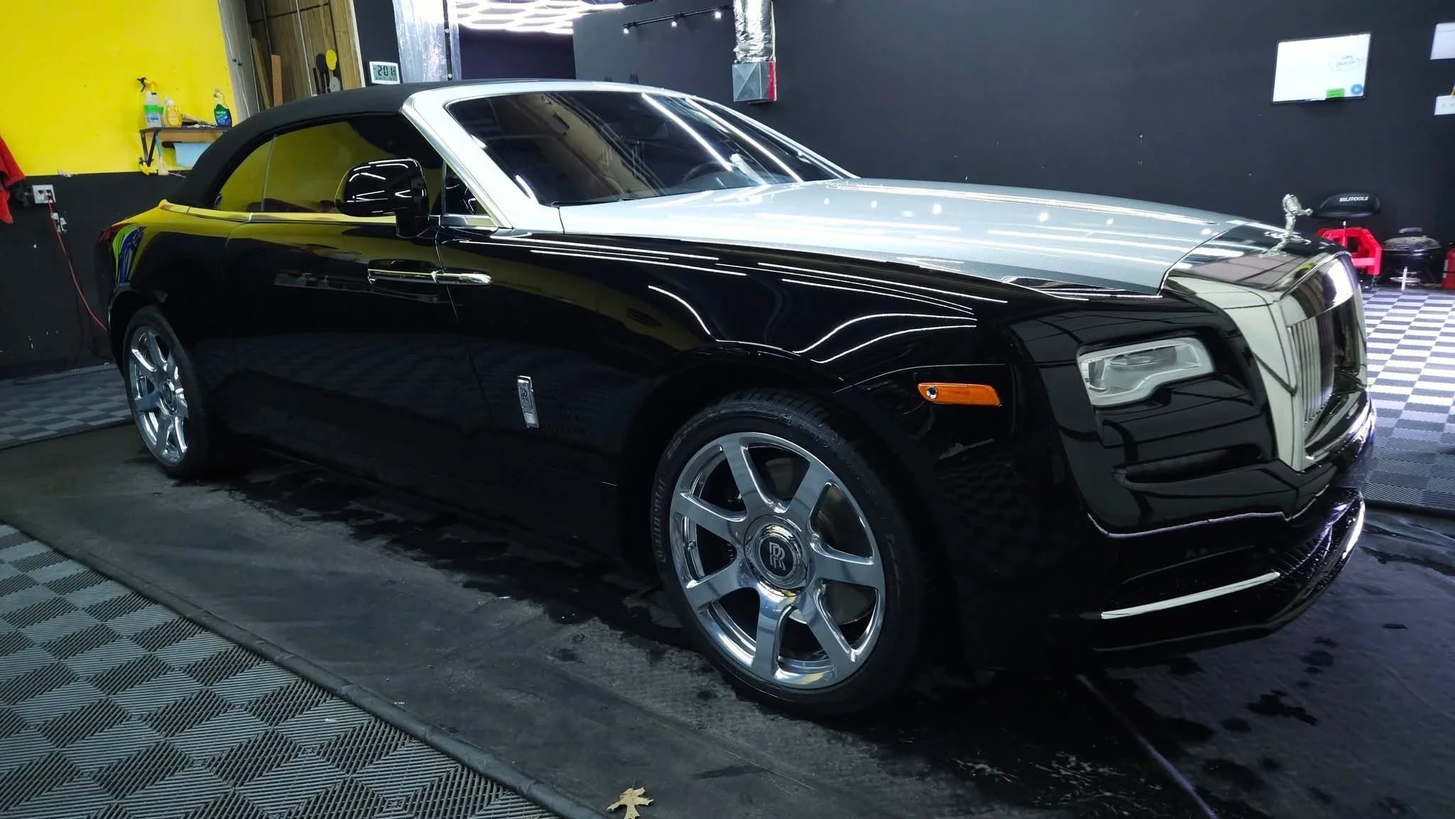 Rolls-Royce Dawn — Premium Detail